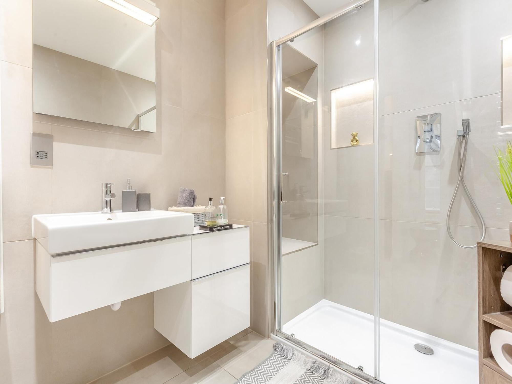 Spire View Villa แอเบอร์ดีน ภายนอก รูปภาพ